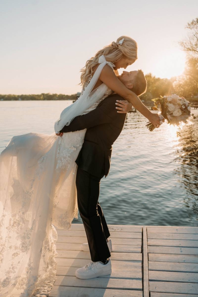 1221085-50985-l-564834AsesuN