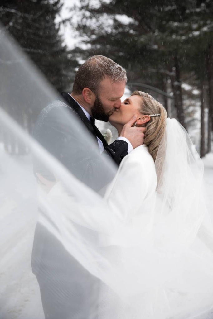 1222042-51006-l-56483ZujEmeX