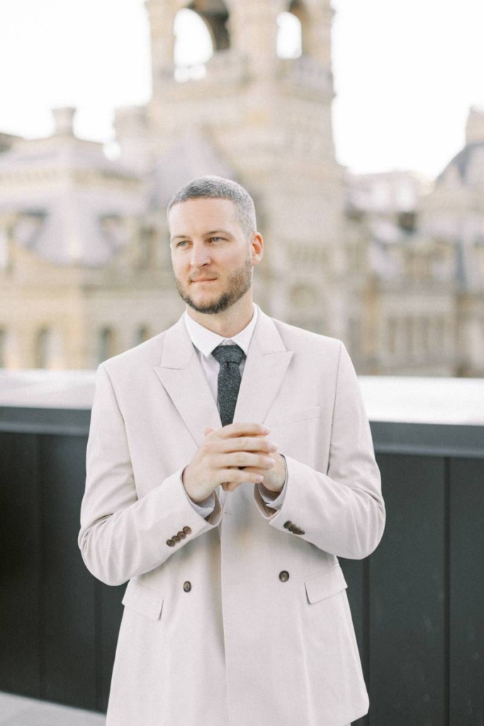 1222446-51025-l-56483GAZE8Er