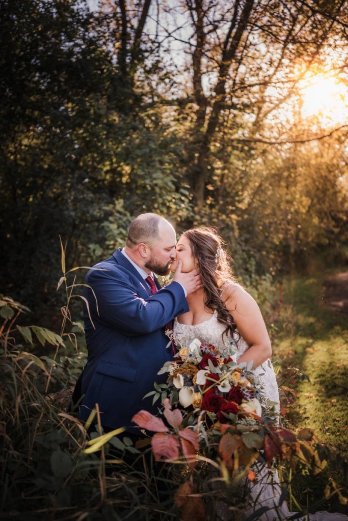 1226255-51176-l-56483sArETUg