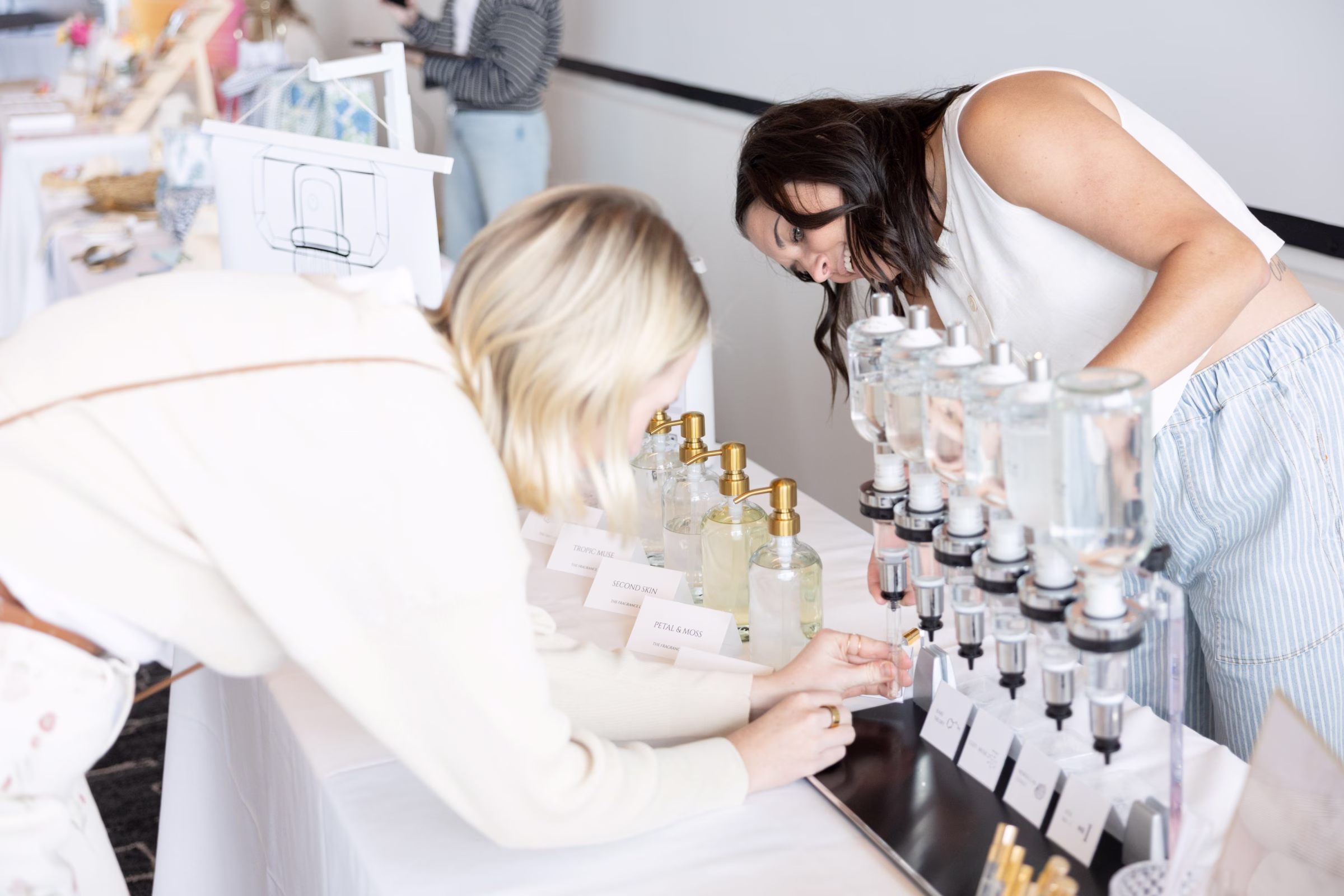 Brushstrokes-and-Bubbly-Live-Wedding-Painting-Fragrance-Perfume-Bar-Guest-Experiences-Milwaukee-WI-2