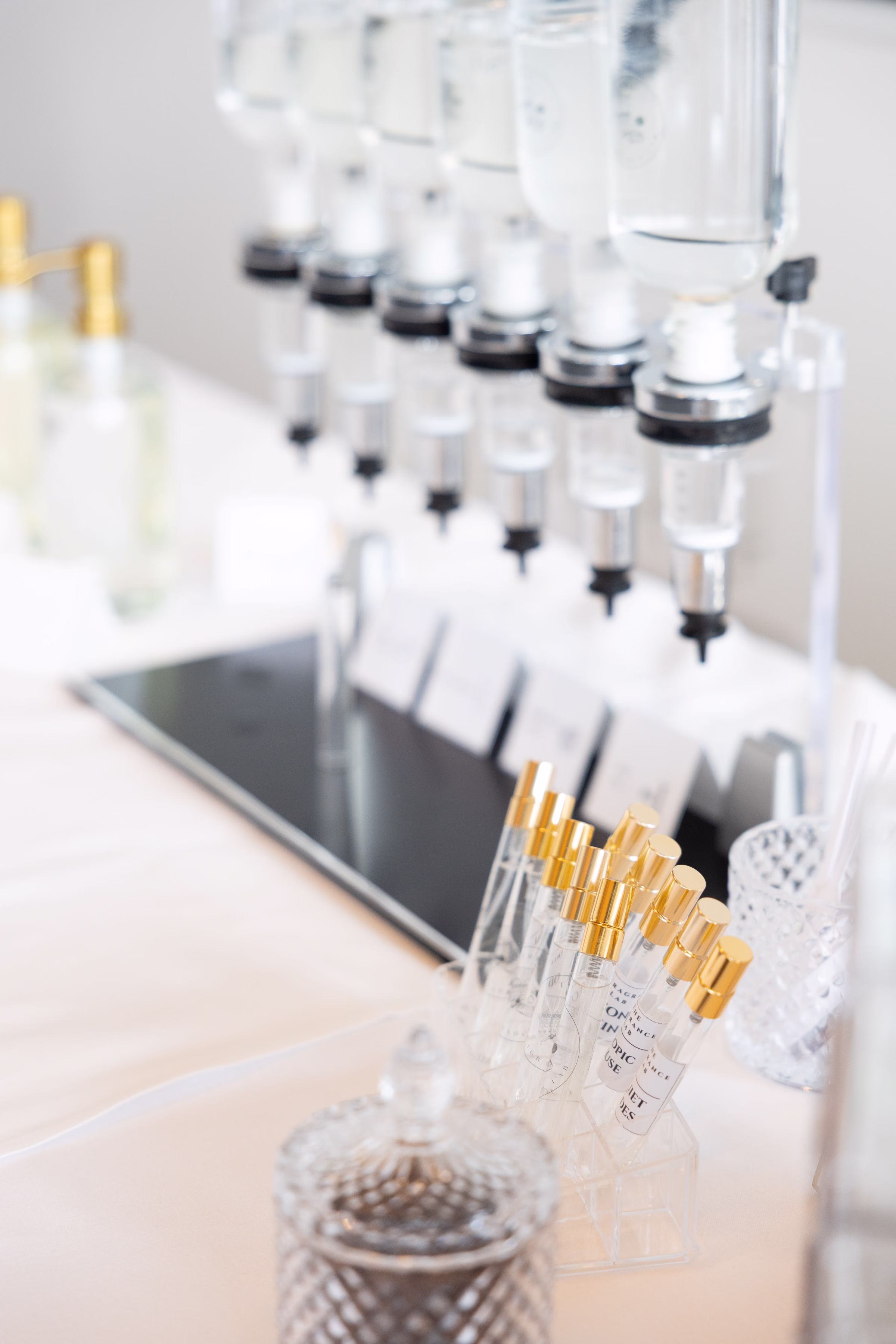 Brushstrokes-and-Bubbly-Live-Wedding-Painting-Fragrance-Perfume-Bar-Guest-Experiences-Milwaukee-WI-3