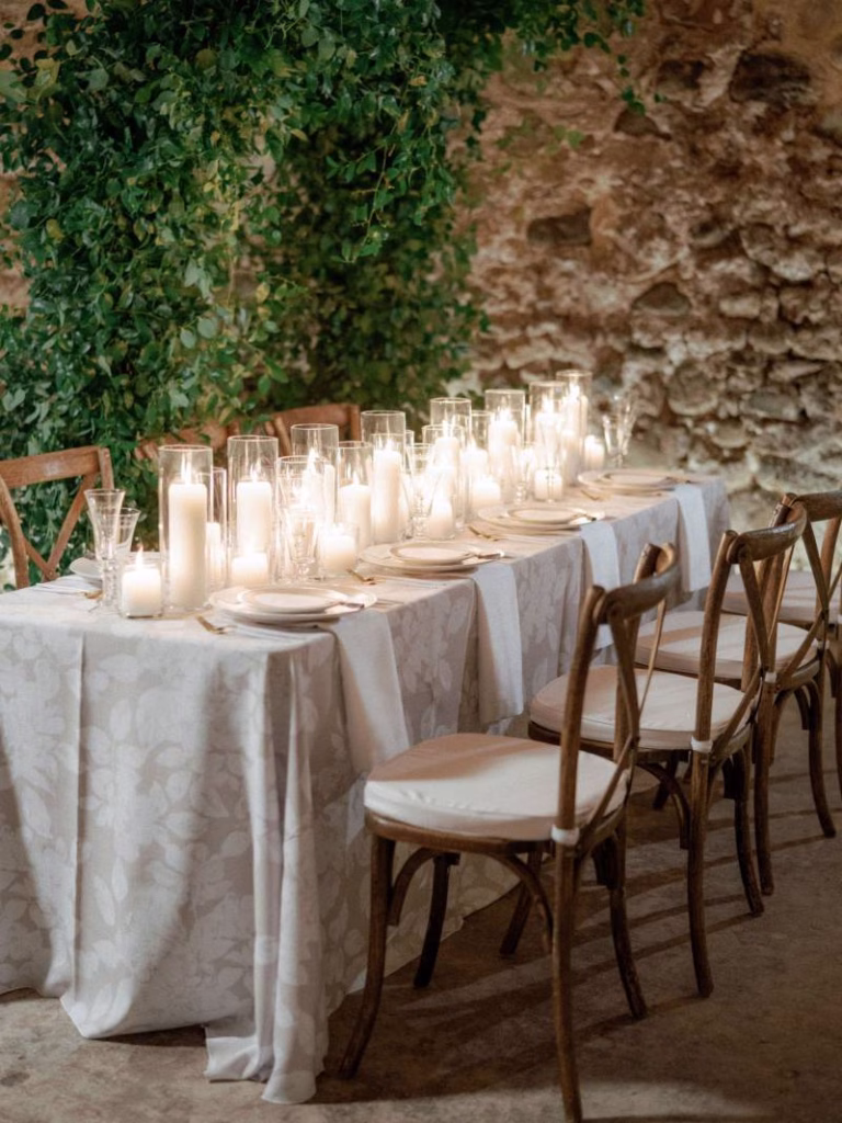 1236335-51560-l-56483Gyge5At