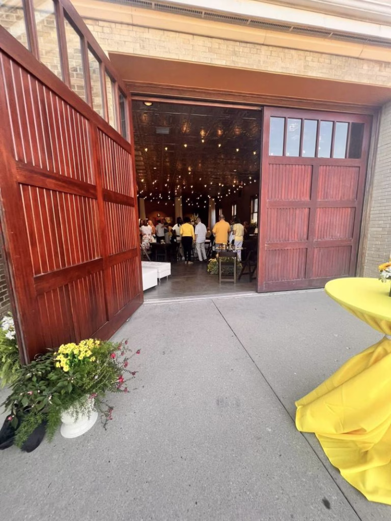 1236773-51581-l-56483ALyzaQa