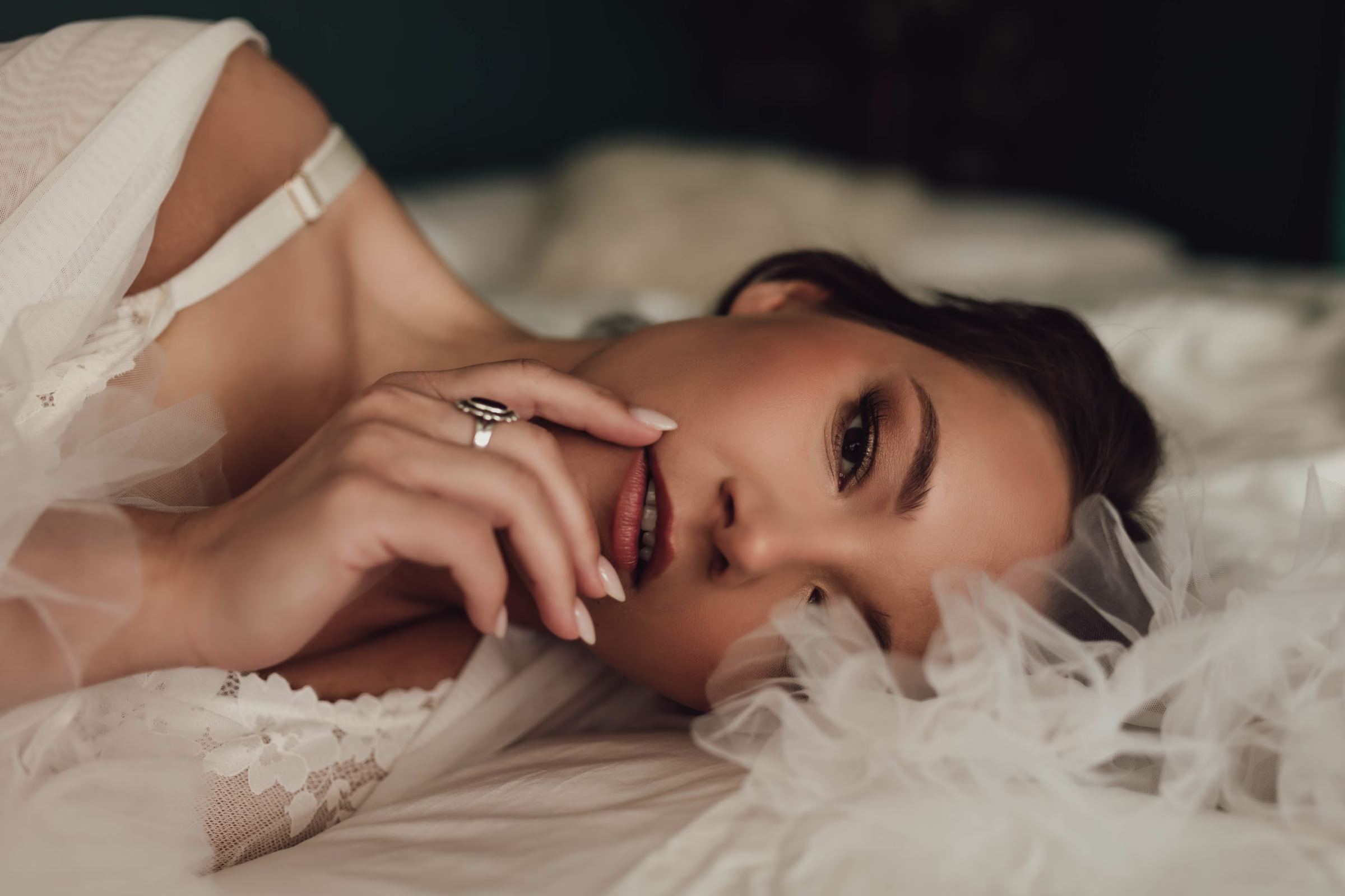 Buxom-Boudoir-full-service-boudoir-photography-wedding-gift-Milwaukee-Wisconsin-008